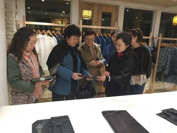 5-调研侗赏民间艺术研究中心.jpg