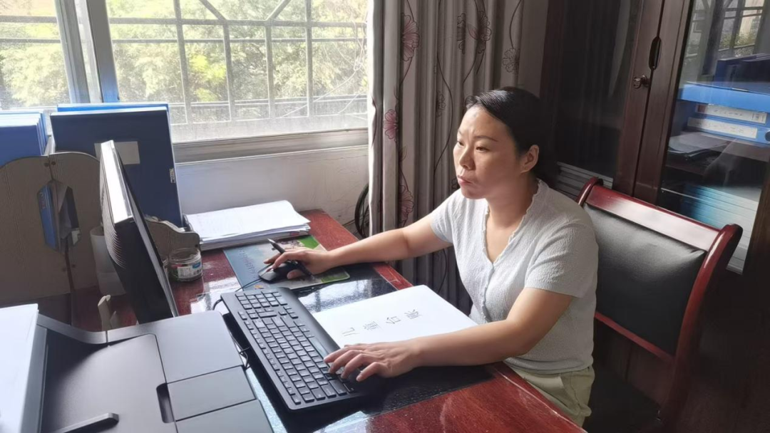 梅丽:茅台镇双龙村村民委员会.png