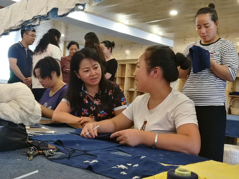 了解参加就业创业培训妇女生产生活情况.jpg